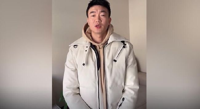 女人被爽到呻吟